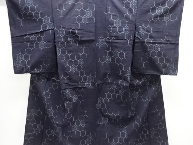 アンティーク　破れ亀甲に花模様織出し手織り紬単衣着物